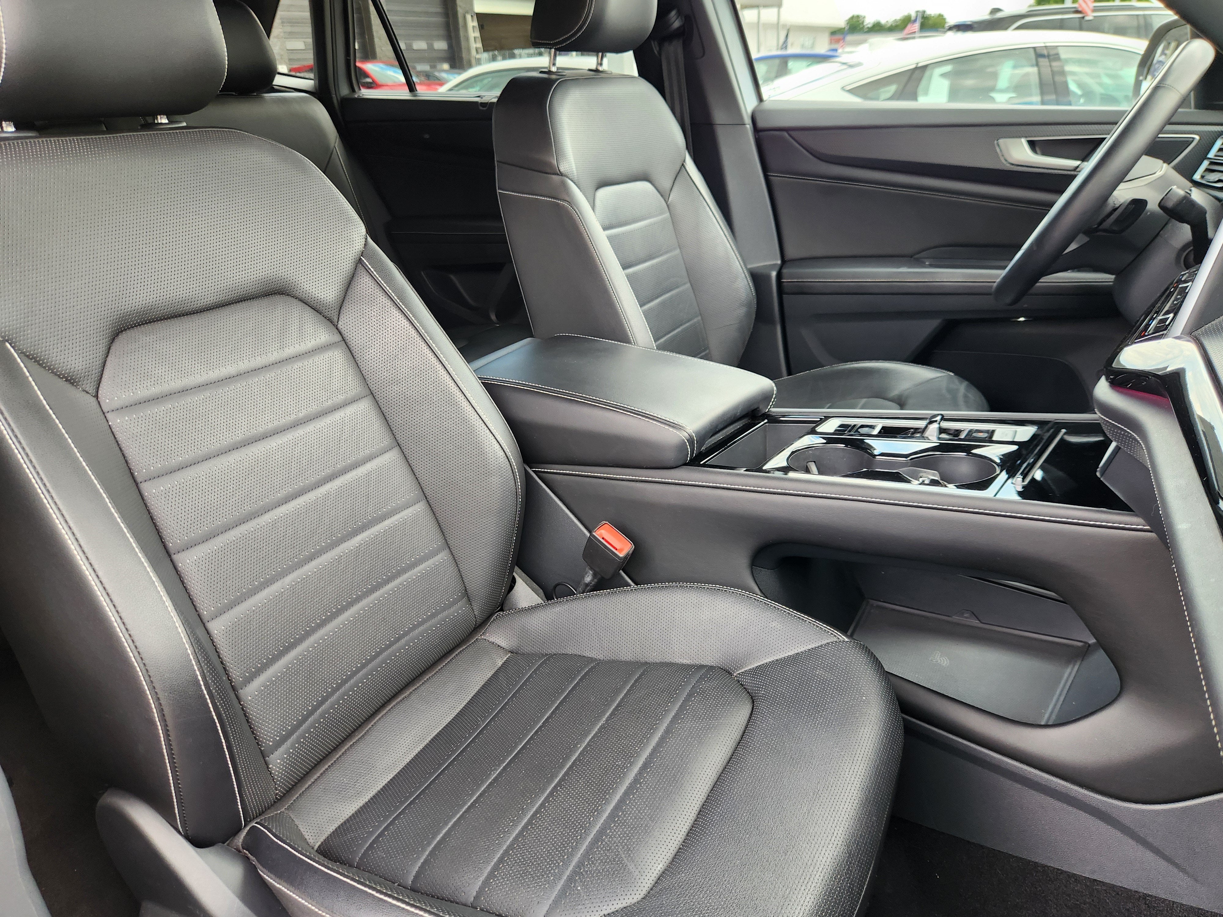 2024 Volkswagen Atlas Cross Sport 2.0T SEL R-Line