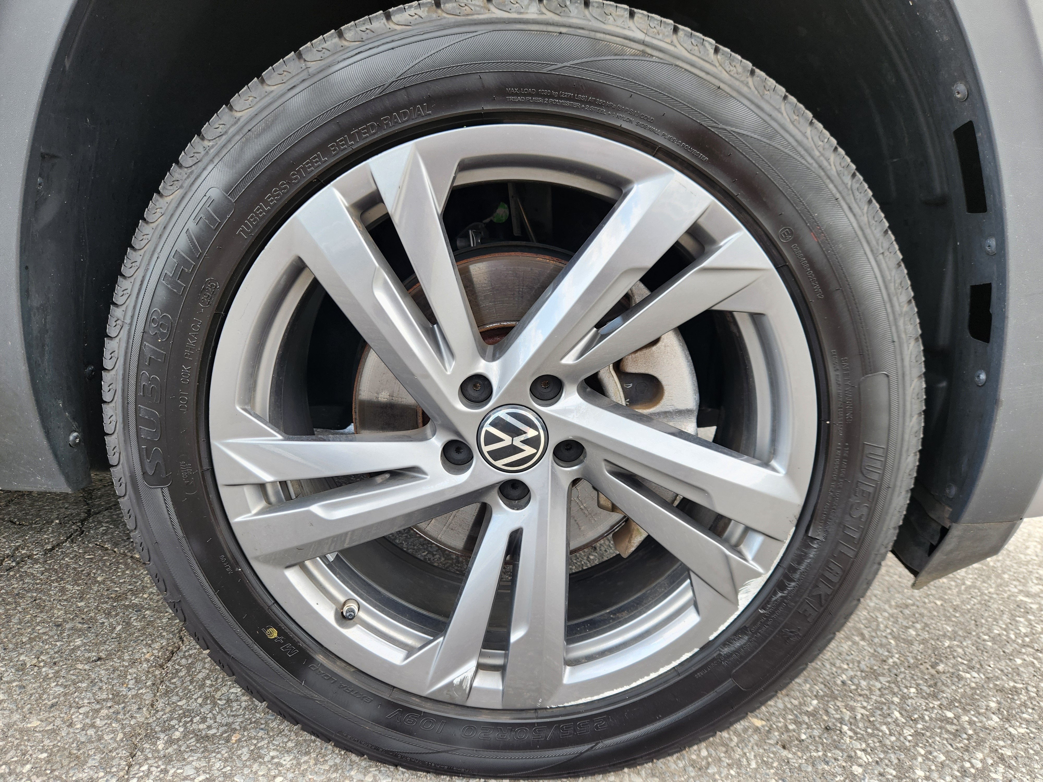 2024 Volkswagen Atlas Cross Sport 2.0T SEL R-Line