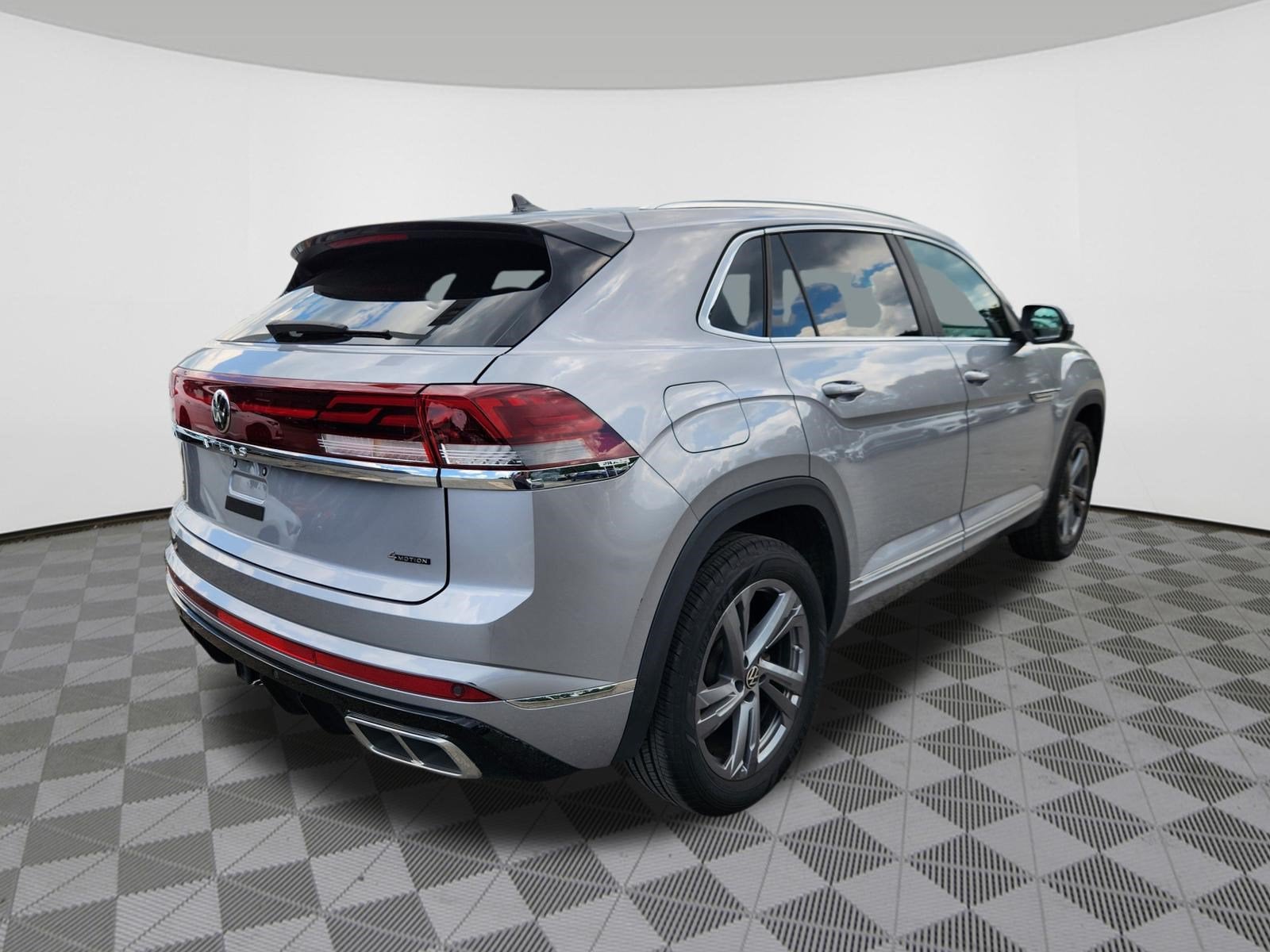 2024 Volkswagen Atlas Cross Sport 2.0T SEL R-Line
