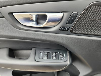 2025 Volvo XC60 B5 Ultra