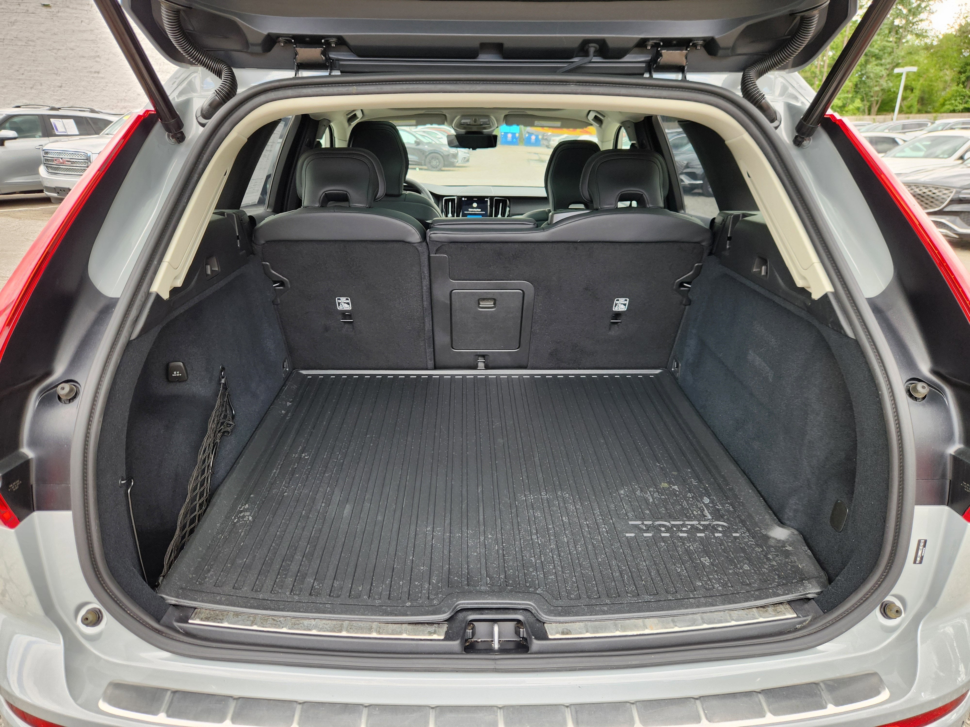 2025 Volvo XC60 B5 Ultra