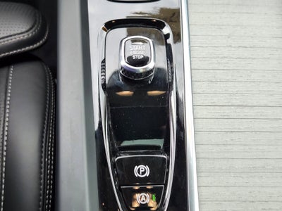 2025 Volvo XC60 B5 Ultra