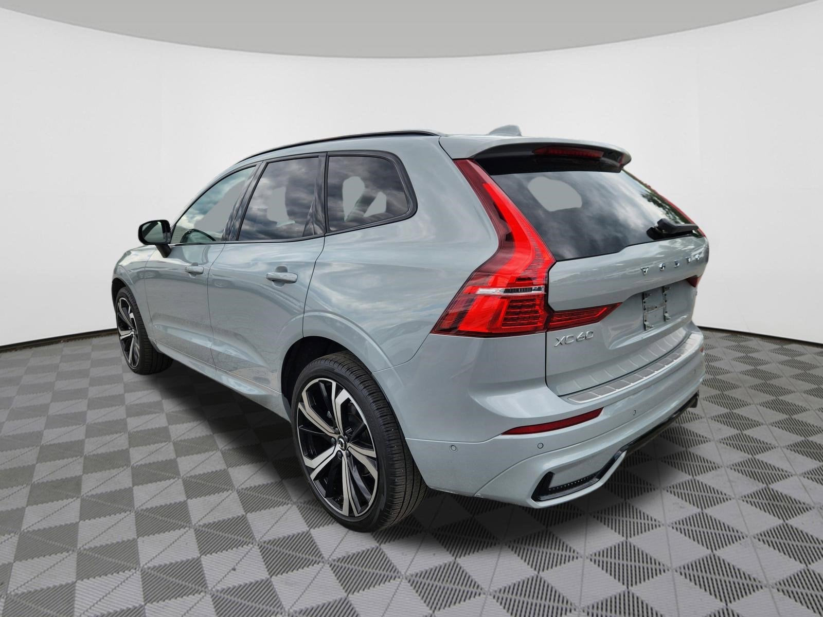 2025 Volvo XC60 B5 Ultra