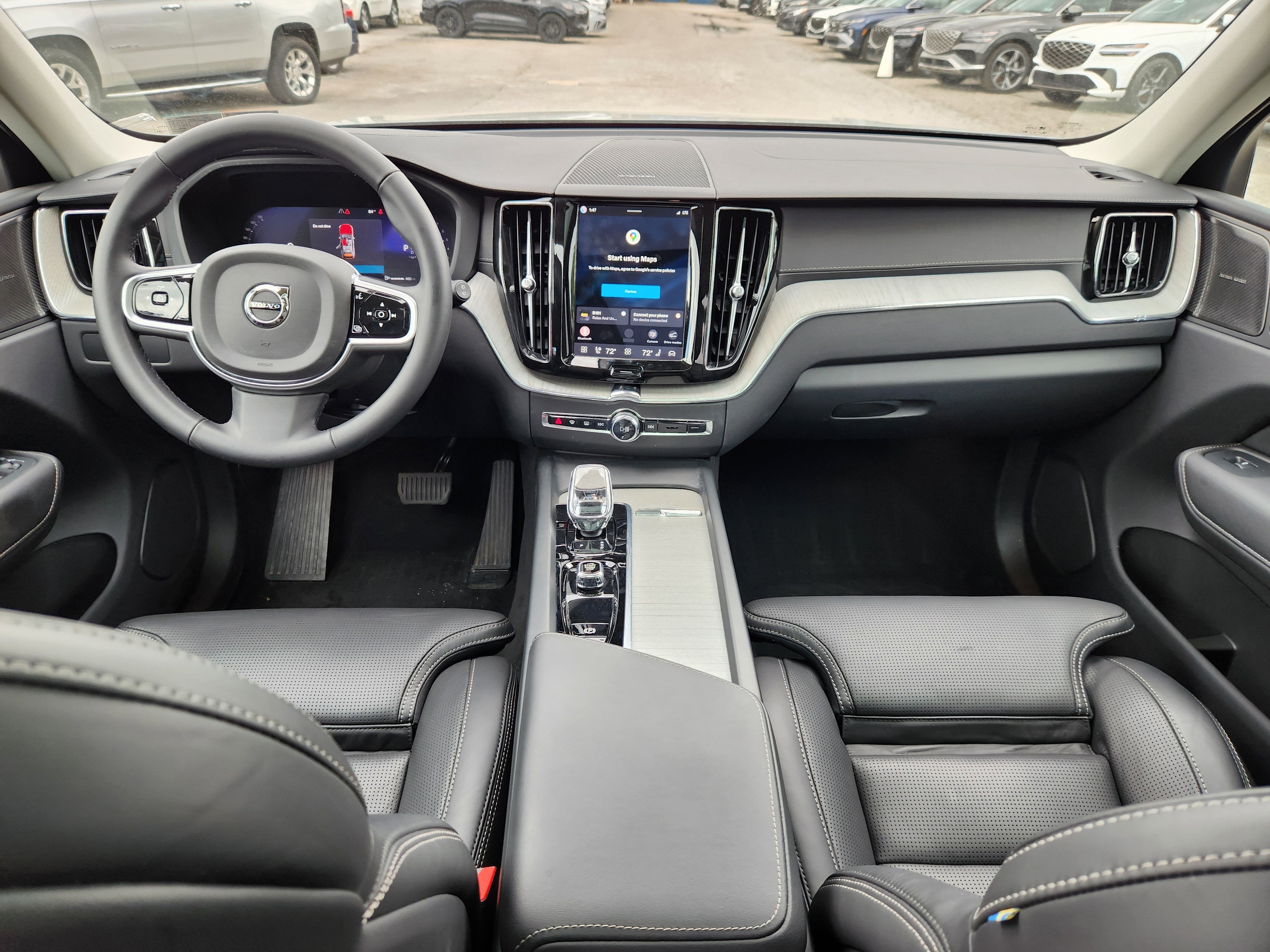 2025 Volvo XC60 B5 Ultra
