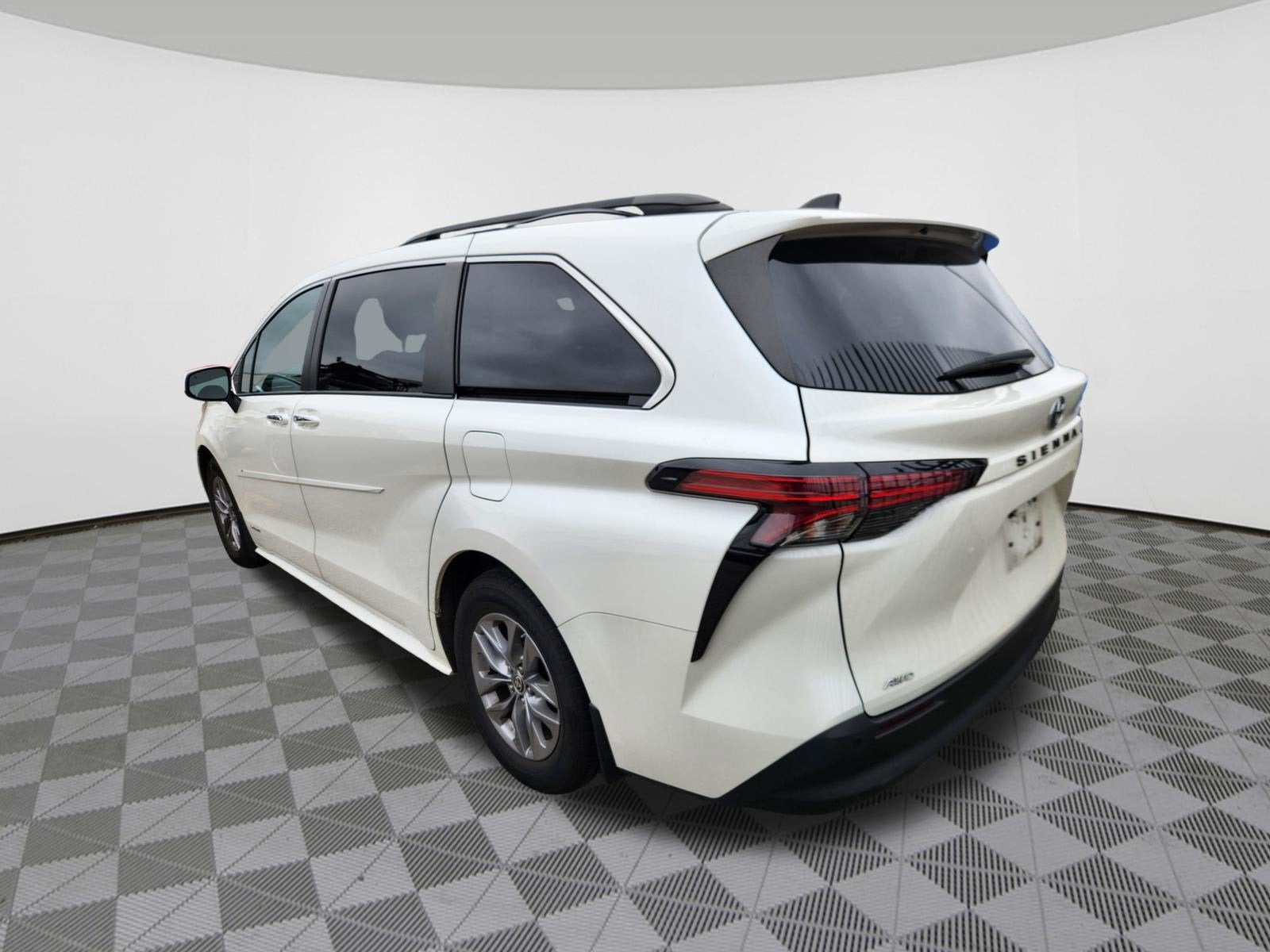 2021 Toyota Sienna XLE