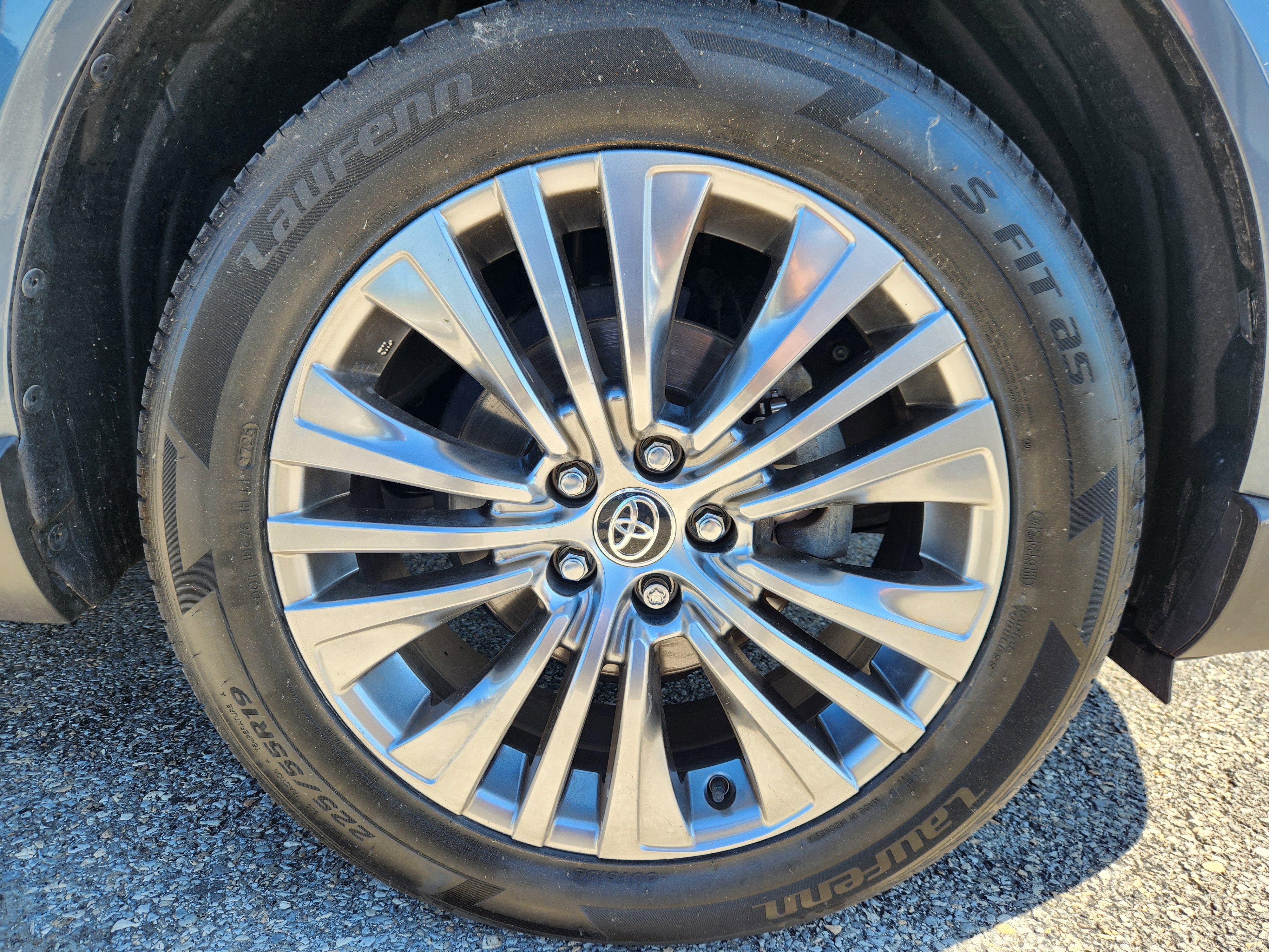2022 Toyota Venza Base