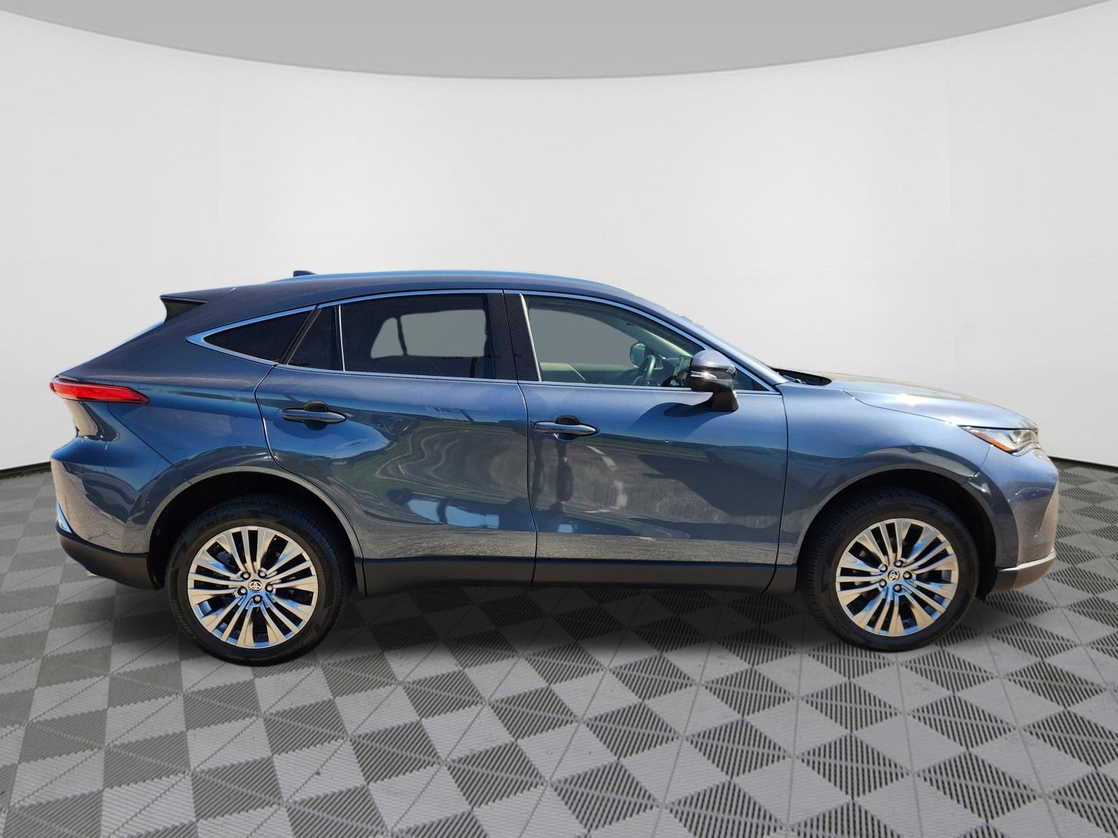 2022 Toyota Venza Base
