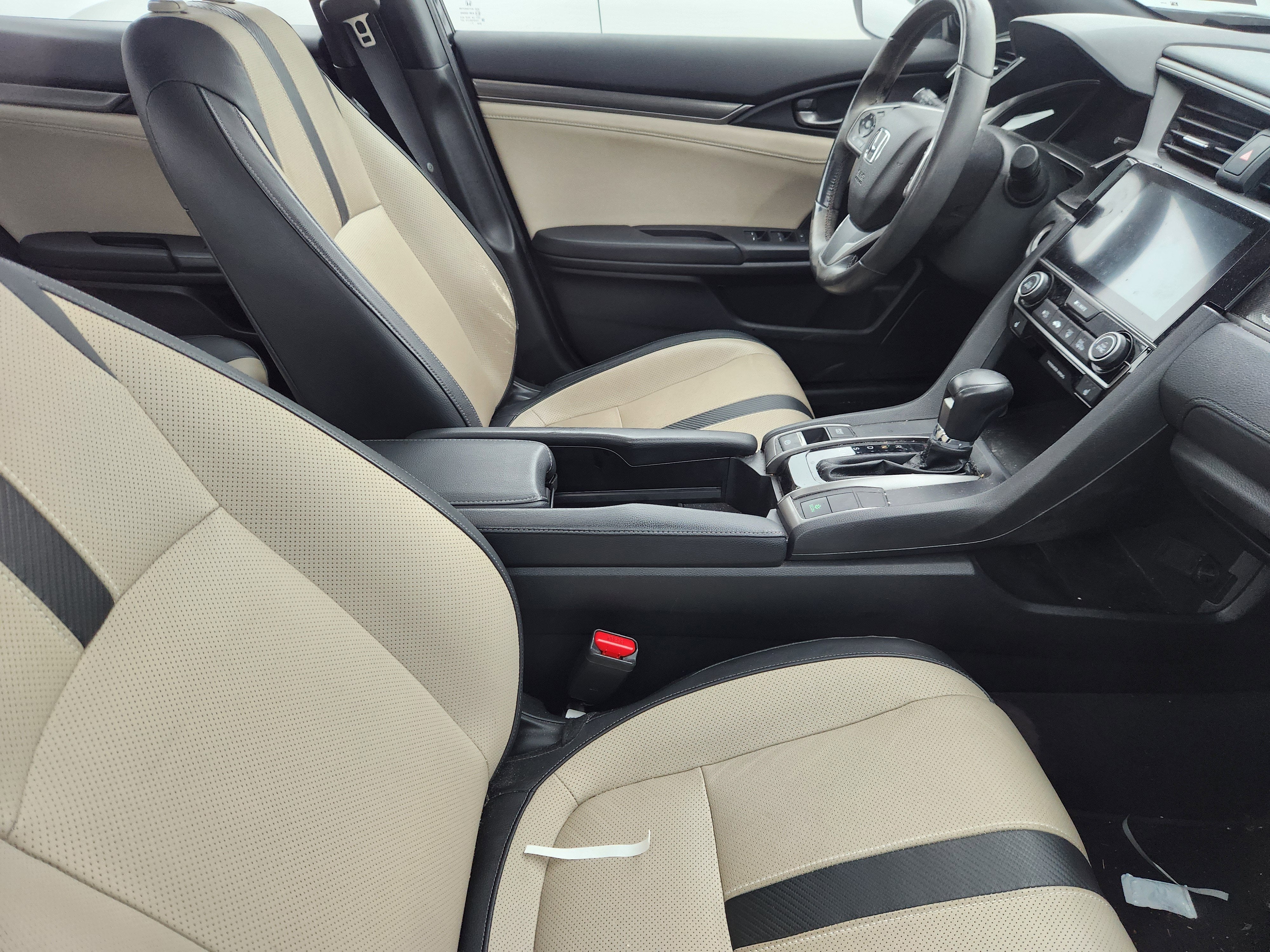 2018 Honda Civic Hatchback EX-L Navi