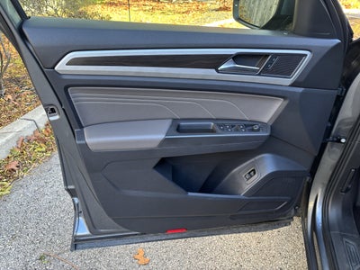 2022 Volkswagen Atlas 3.6L V6 SE w/Technology