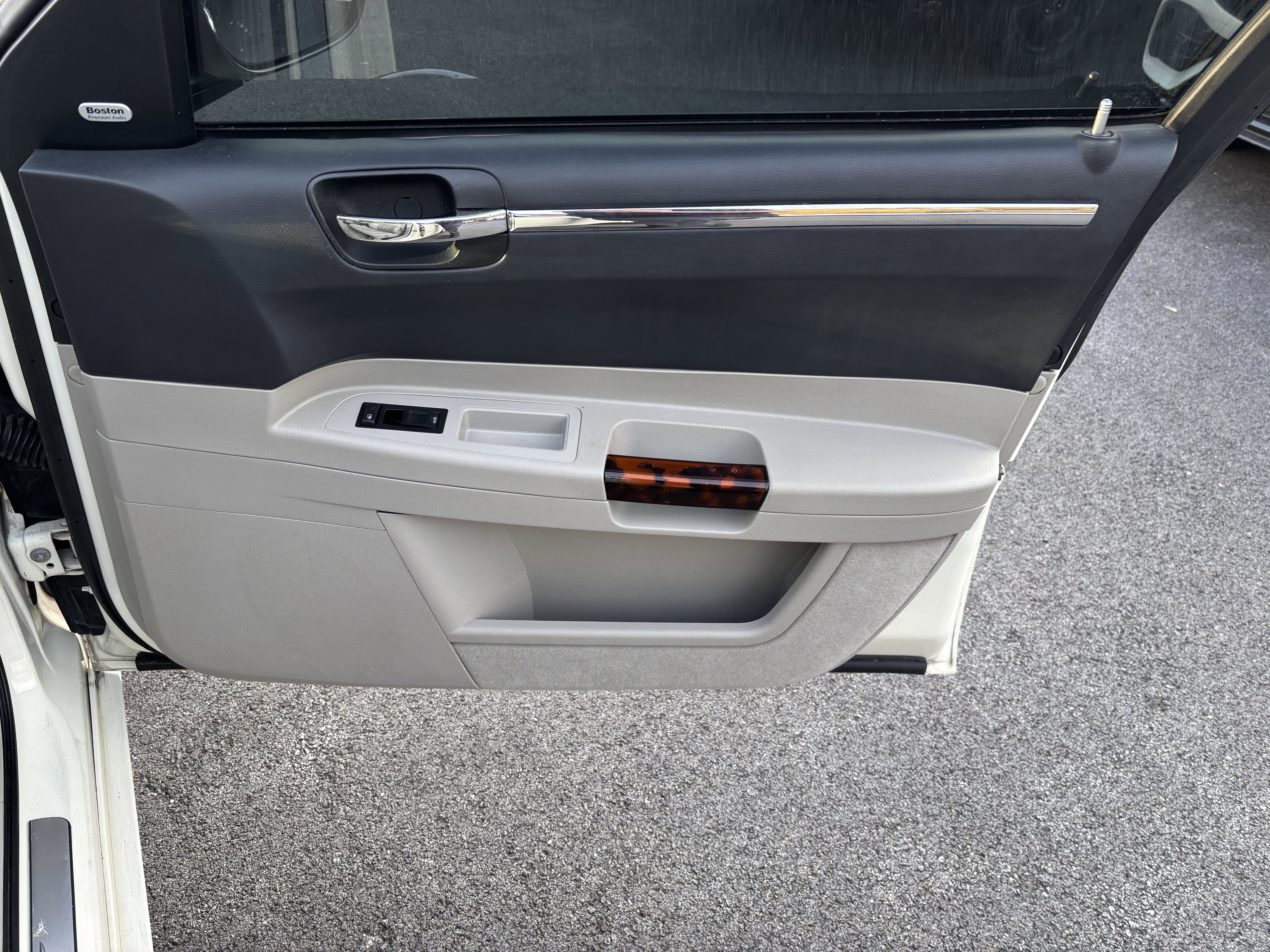 2005 Chrysler 300 300C