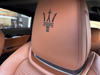 2022 Maserati Quattroporte Modena Q4