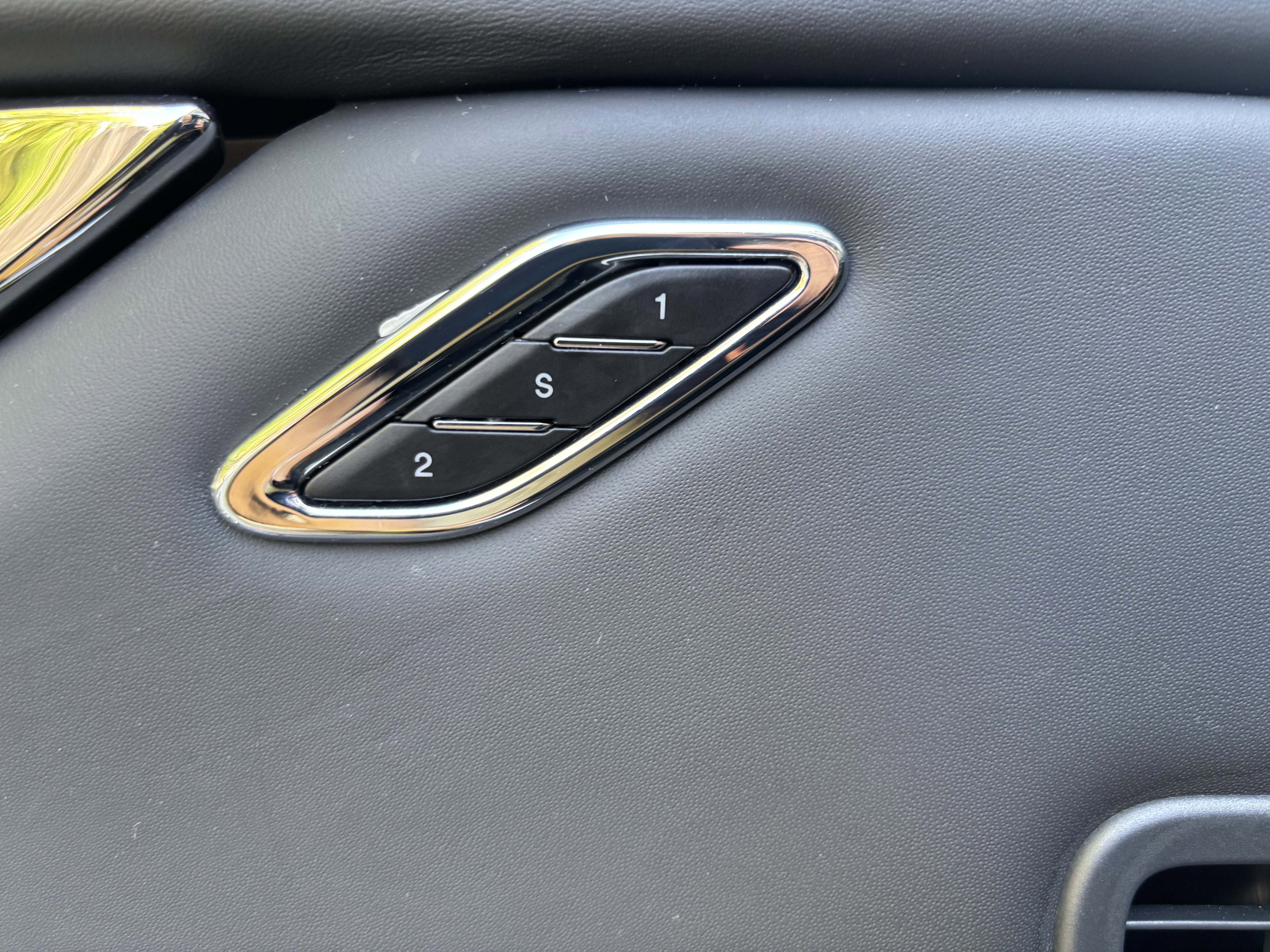 2022 Maserati Quattroporte Modena Q4