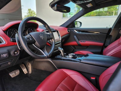 2022 Maserati Ghibli Modena Q4