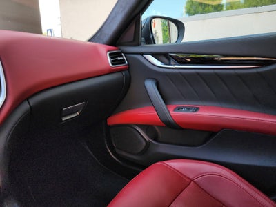 2022 Maserati Ghibli Modena Q4