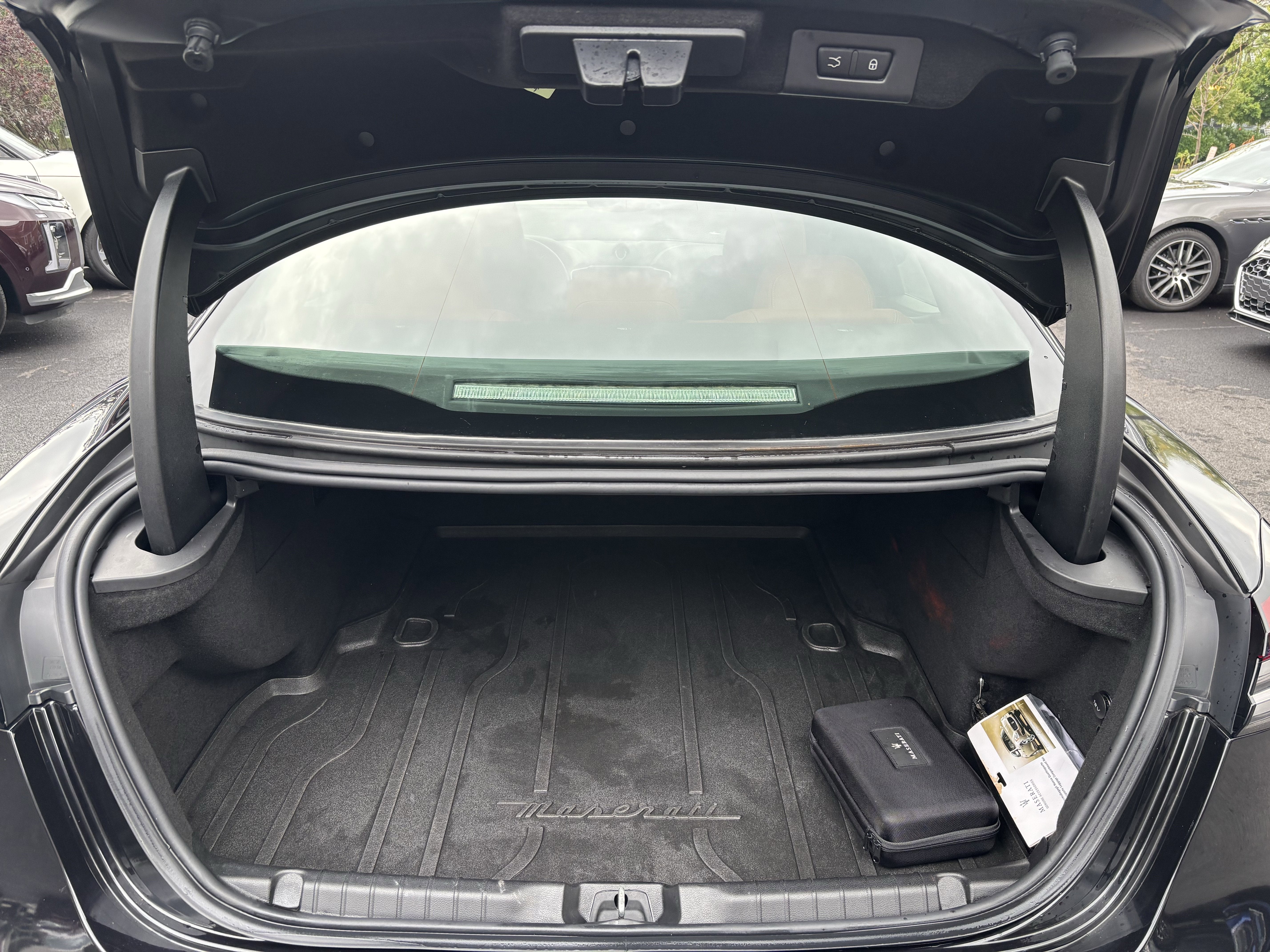 2022 Maserati Ghibli Modena Q4