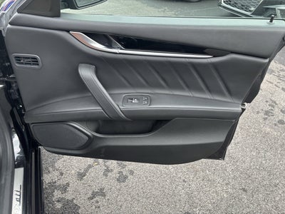 2022 Maserati Ghibli Modena Q4