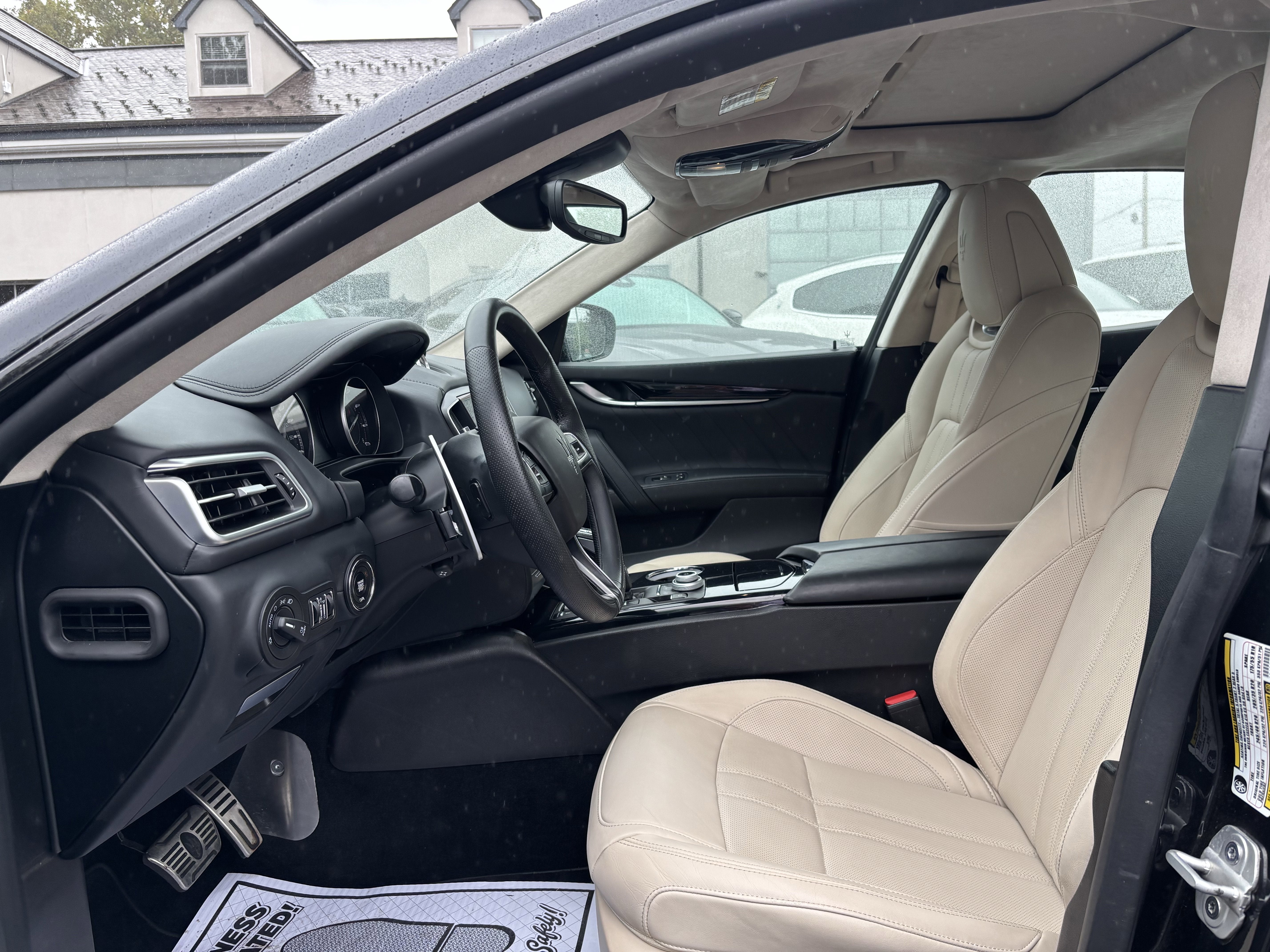 2022 Maserati Ghibli Modena Q4