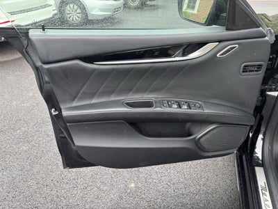 2022 Maserati Ghibli Modena Q4