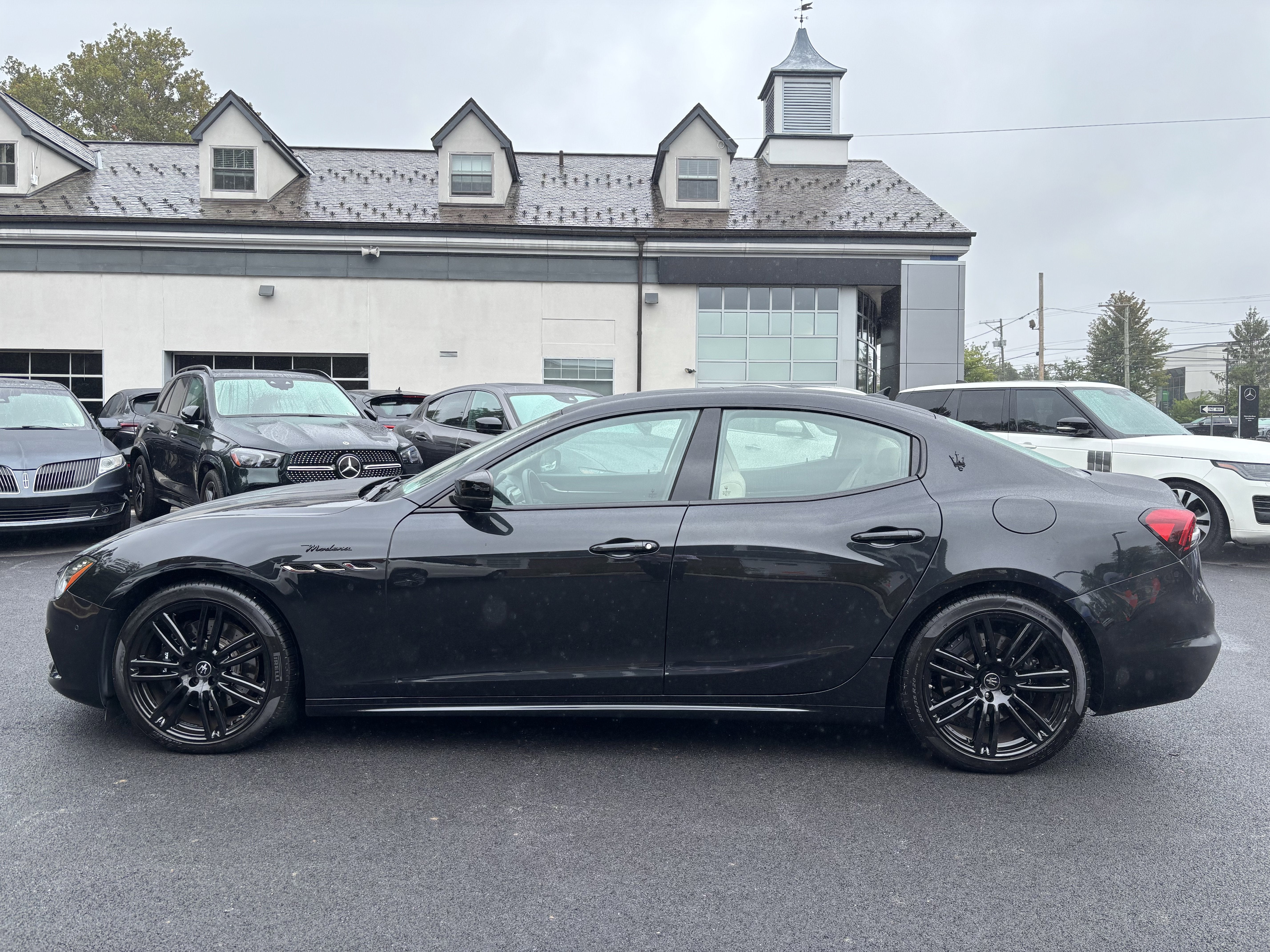 2022 Maserati Ghibli Modena Q4