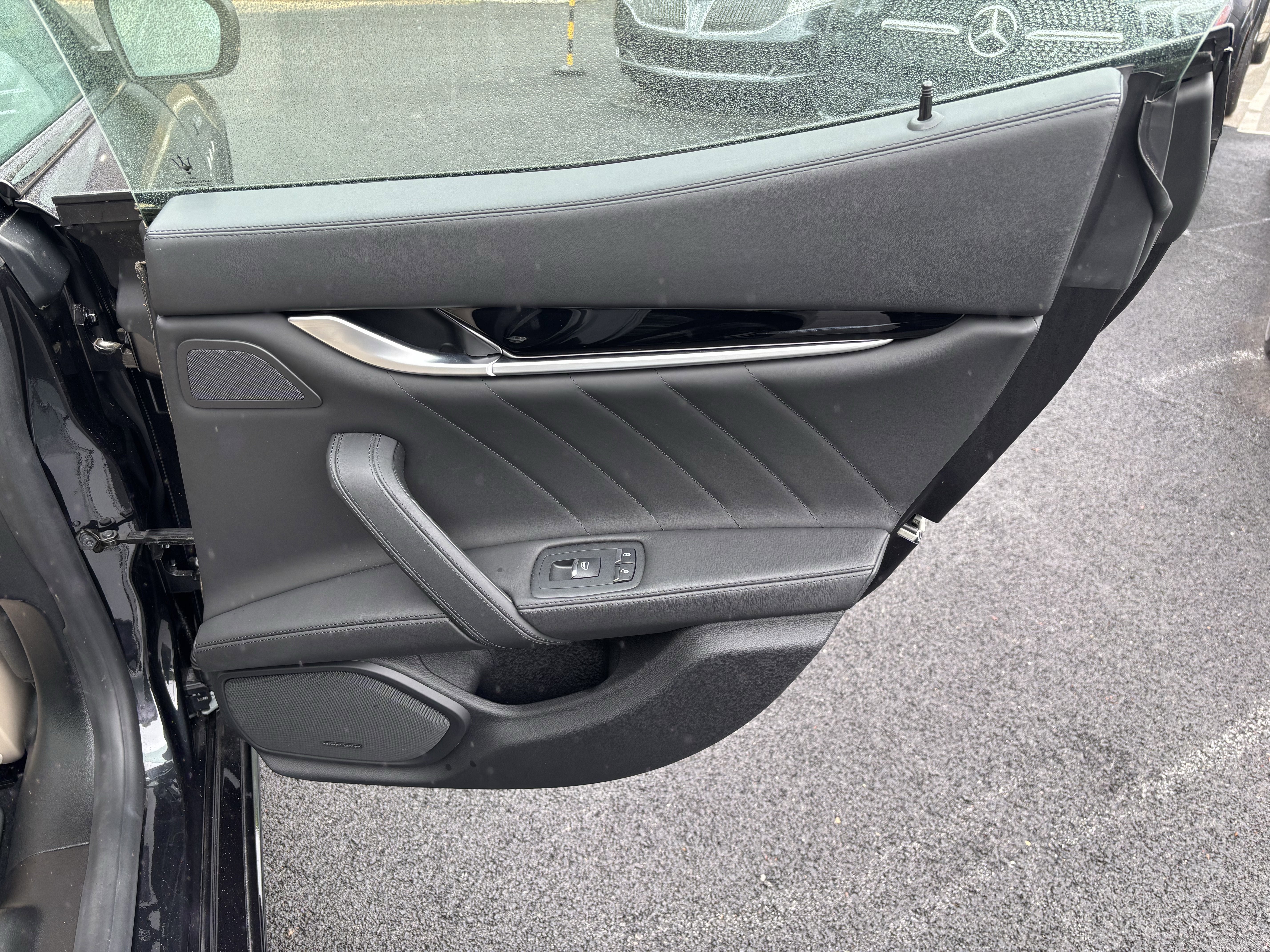 2022 Maserati Ghibli Modena Q4