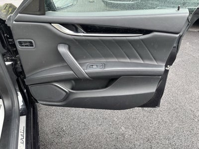 2022 Maserati Ghibli Modena Q4