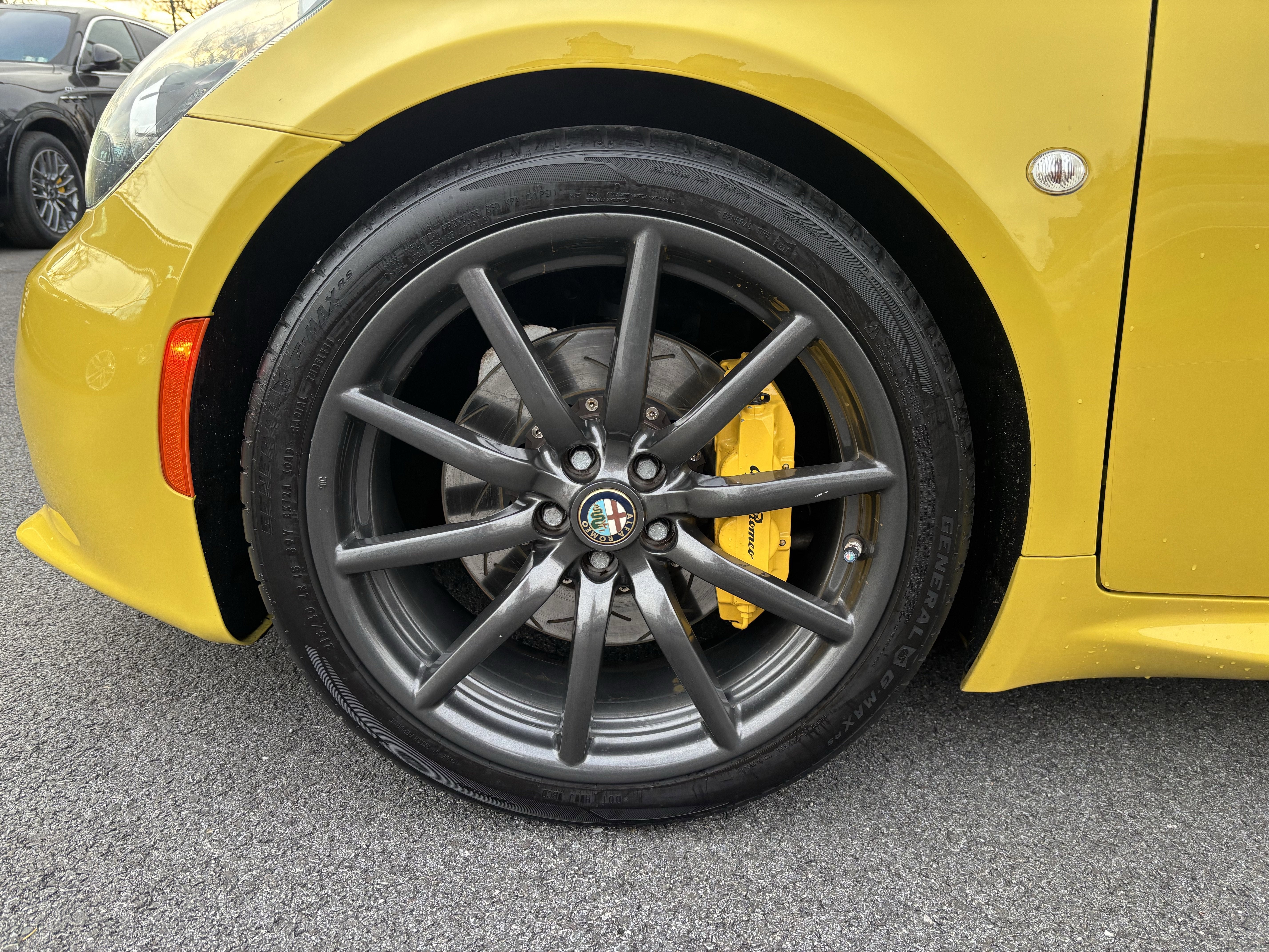 2016 Alfa Romeo 4C Base