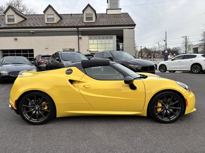 2016 Alfa Romeo 4C Base