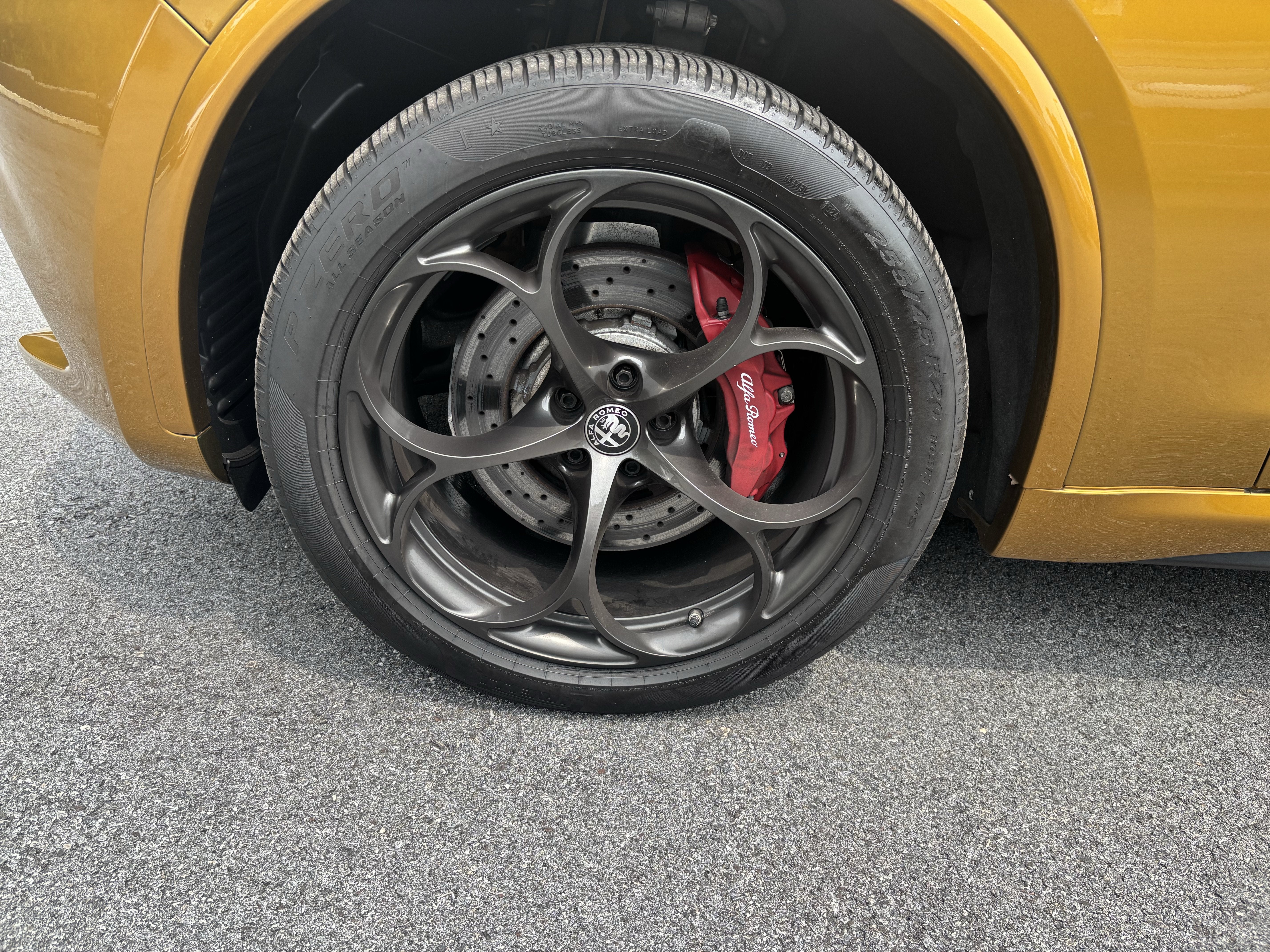 2022 Alfa Romeo Stelvio Quadrifoglio