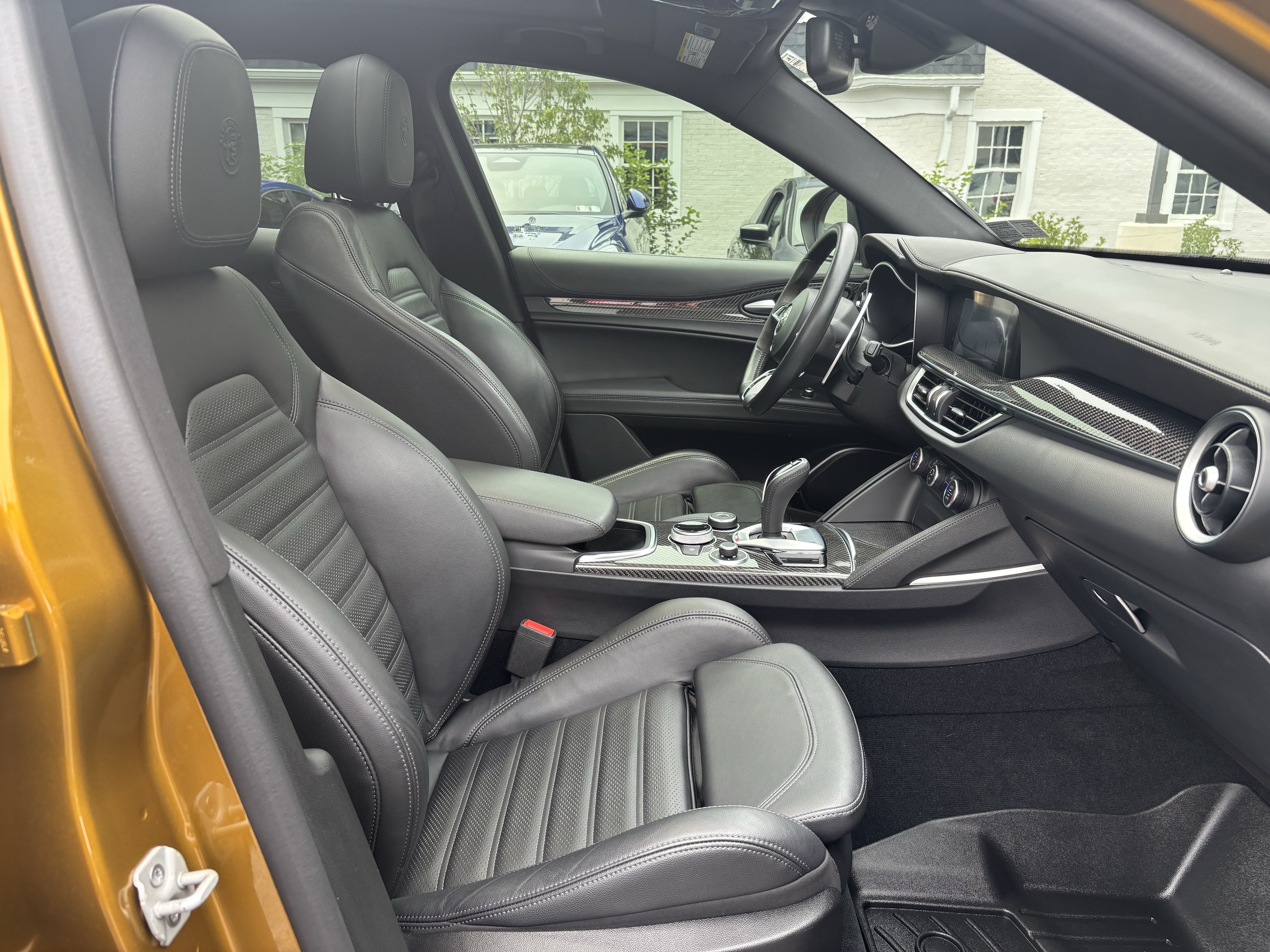 2022 Alfa Romeo Stelvio Quadrifoglio