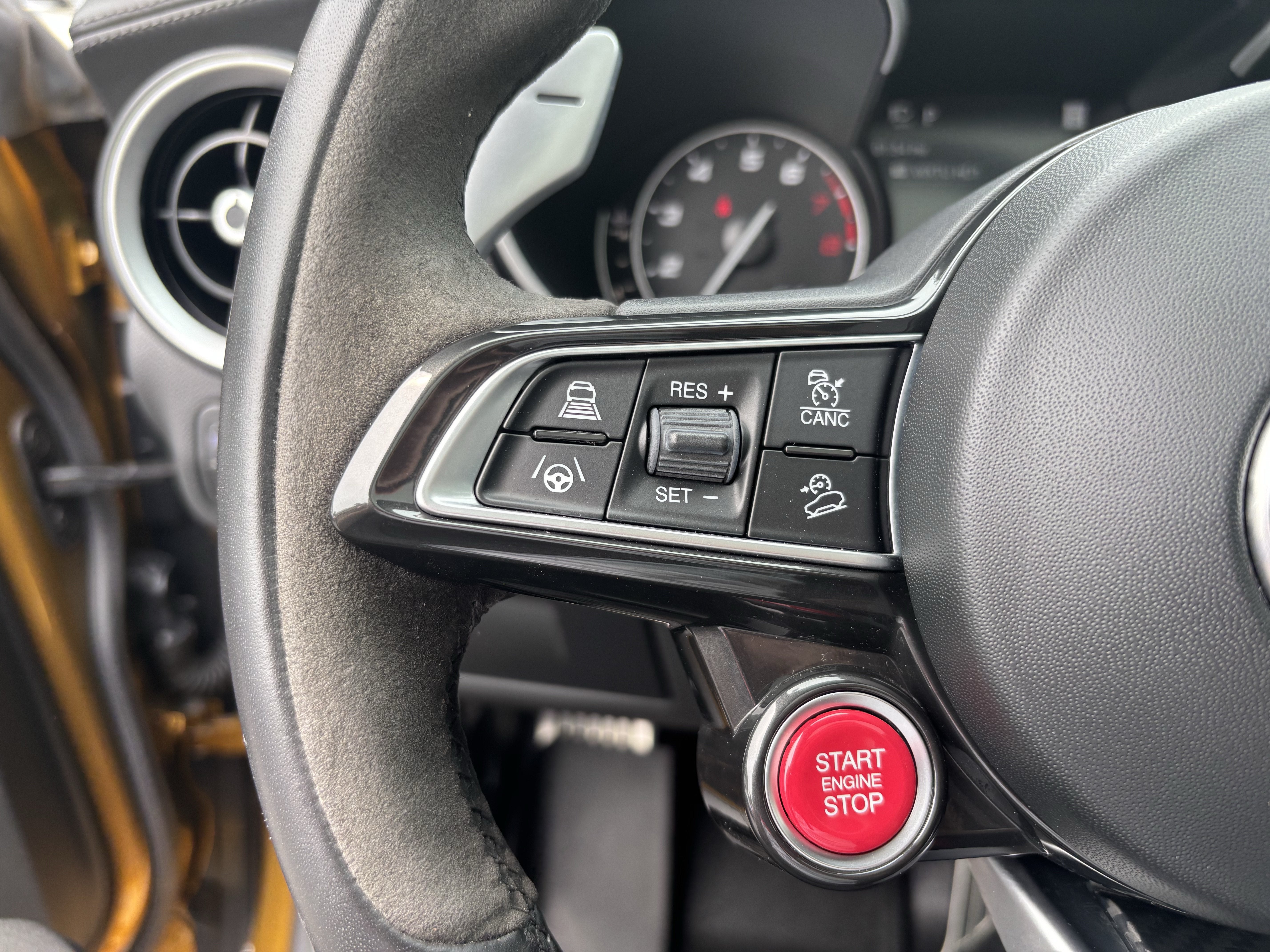 2022 Alfa Romeo Stelvio Quadrifoglio