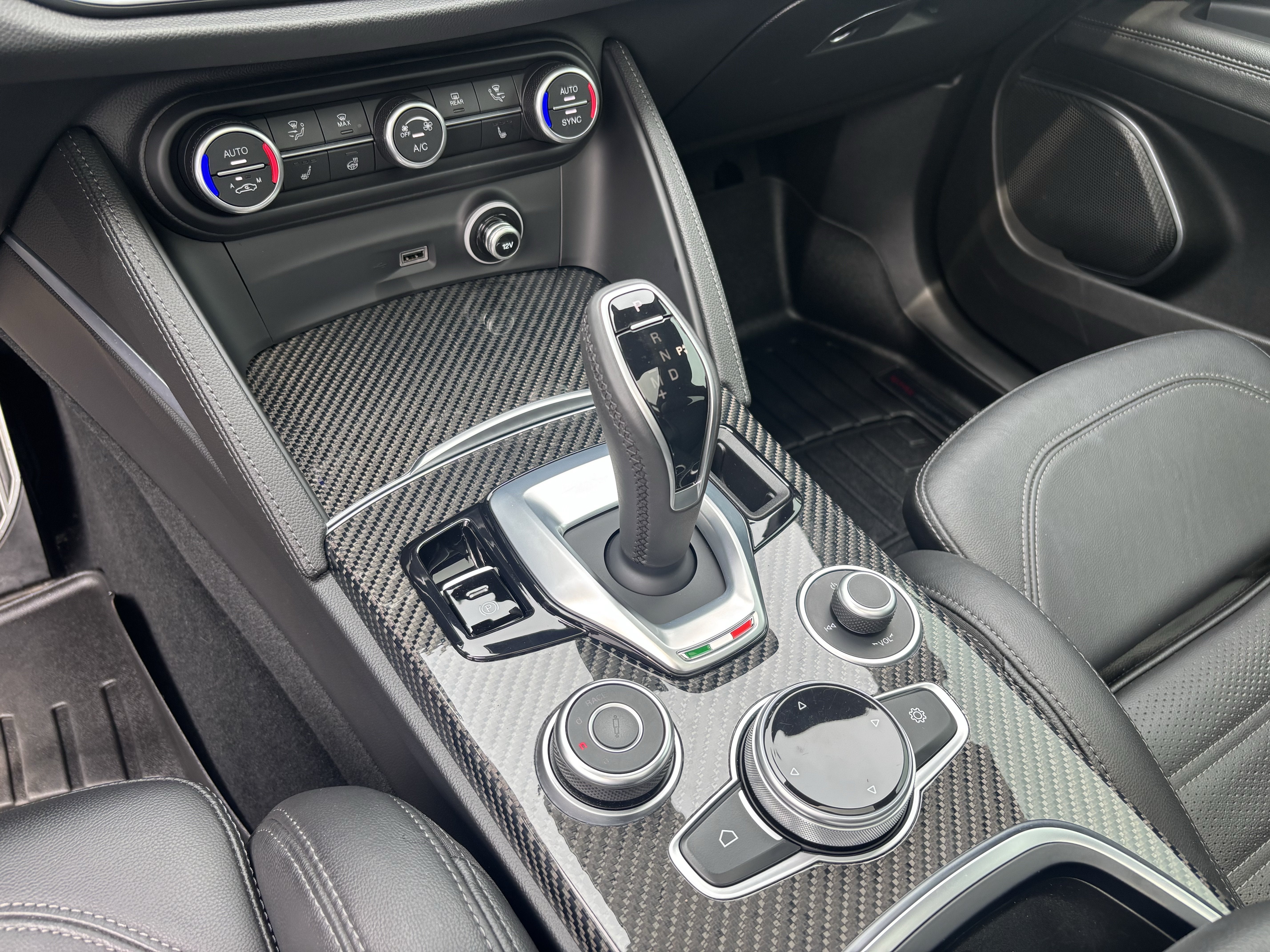 2022 Alfa Romeo Stelvio Quadrifoglio