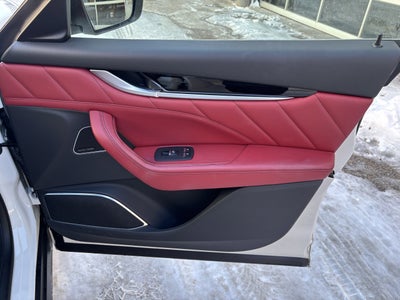 2022 Maserati Levante Modena