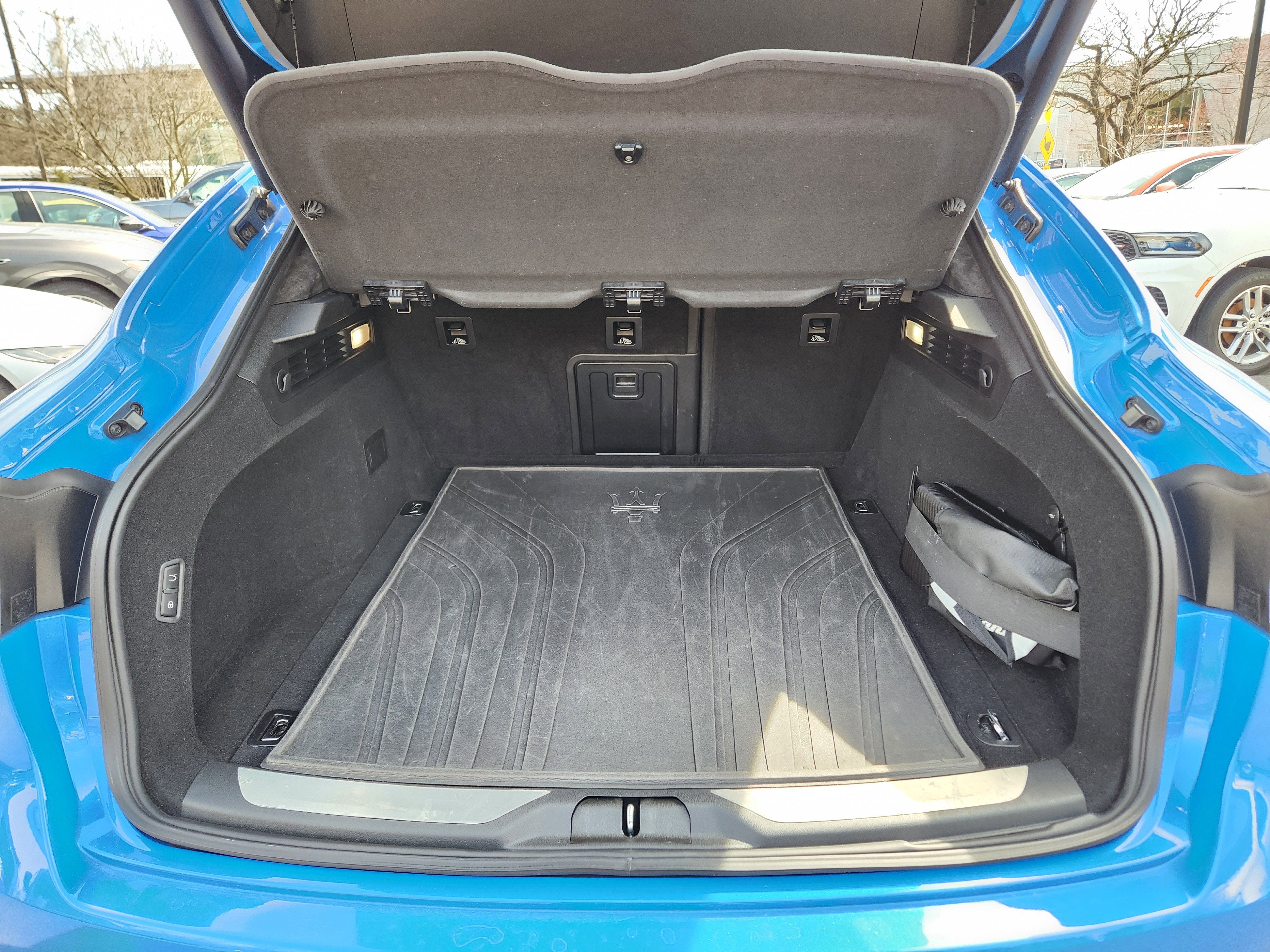 2022 Maserati Levante Tributo