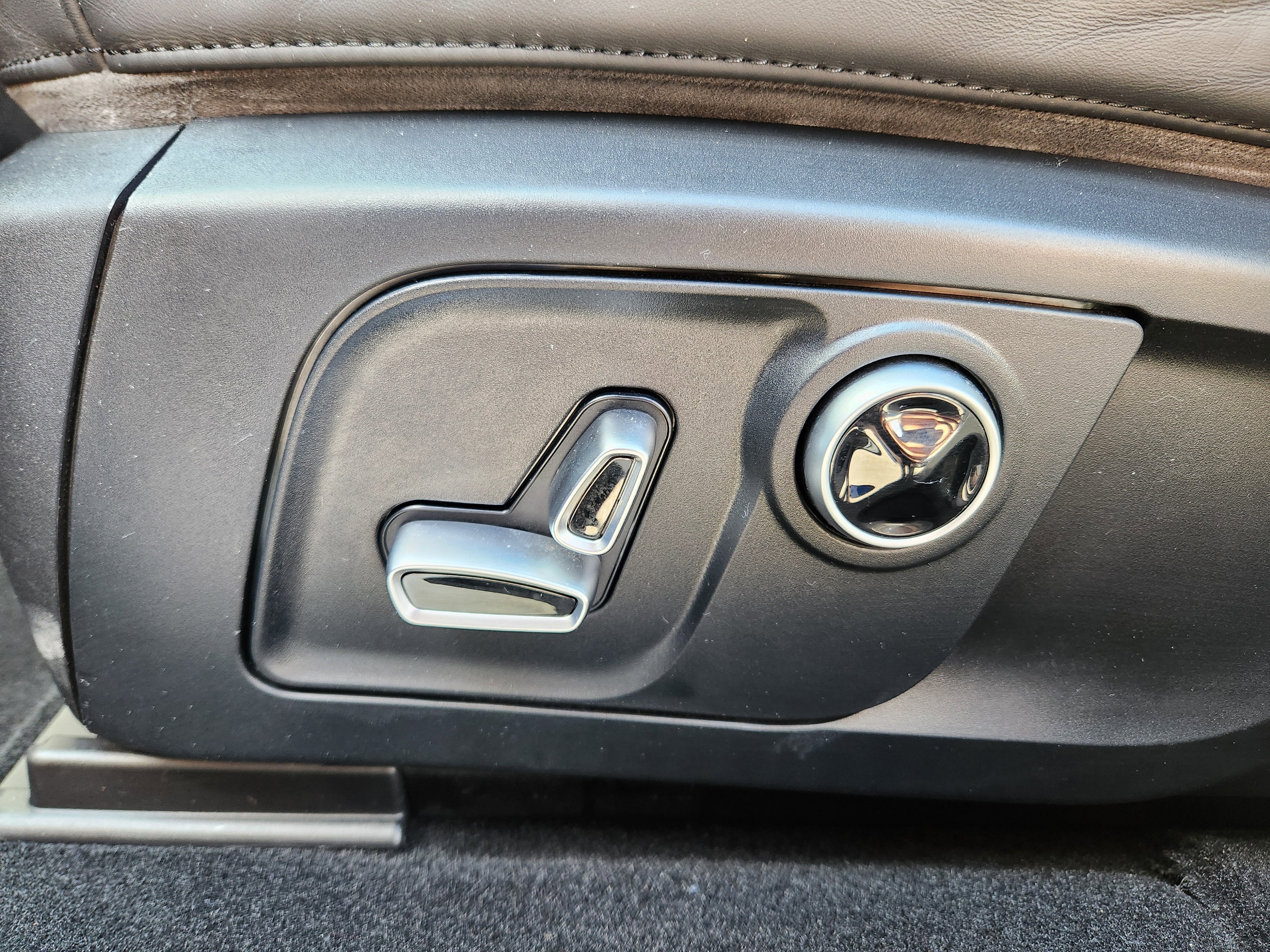 2022 Maserati Levante Tributo